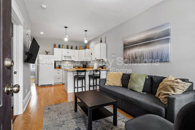 Photo - 3663 S Broadway Unidad 2nd floor B Rental