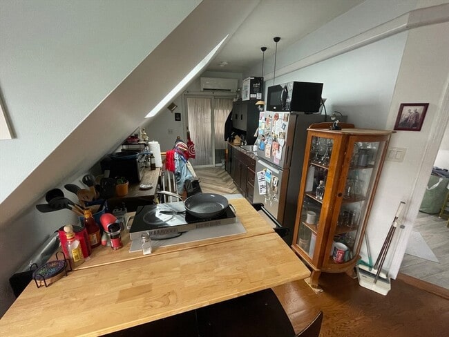 Photo - 105-107-107 Harvard St Unit 3