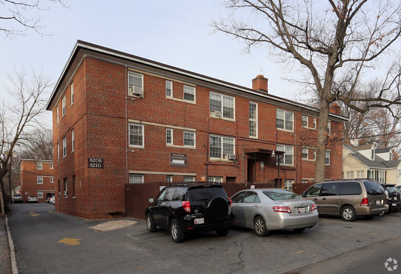 Photo - Roanoke Apartments