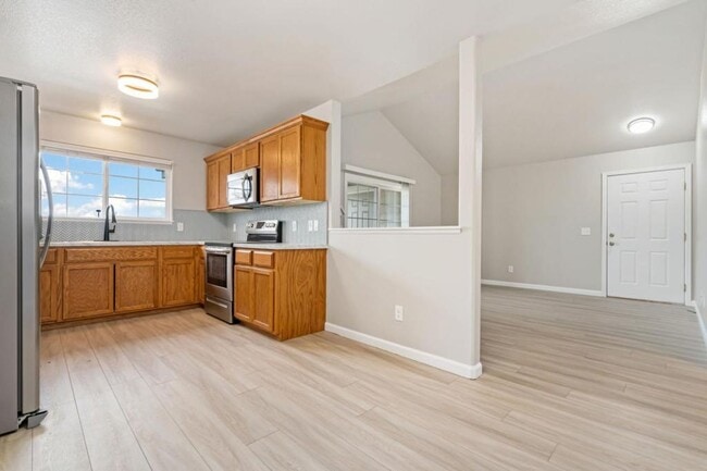 Photo - 1335 Lake Cir