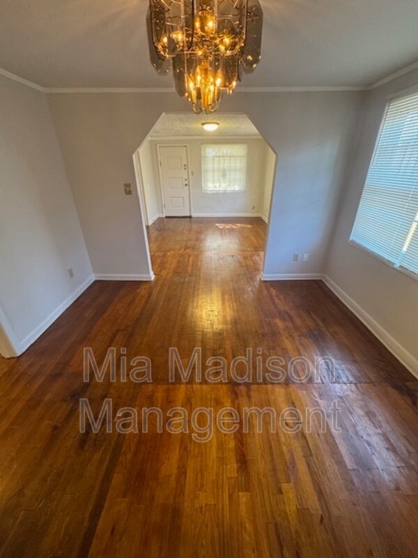 Photo - 1026 W 41st St