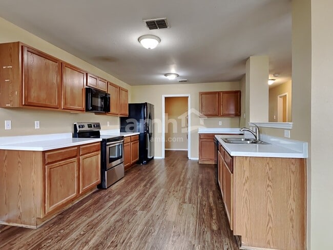 Photo - 1836 Elk Lake Tr