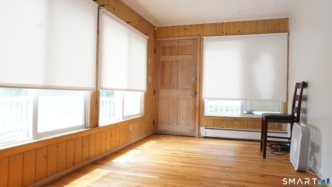 Photo - 72 Noble St Unit Back