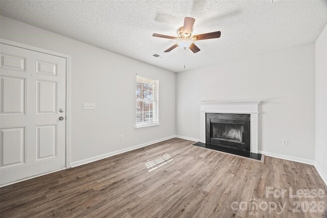 Photo - 1411 Swaying Branch Ln