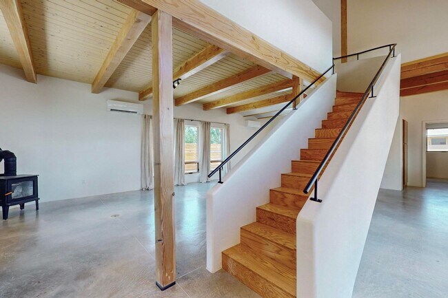 Photo - North Valley Fabulous 2018/sf 2 Bedroom 2.5 Bath with Garage