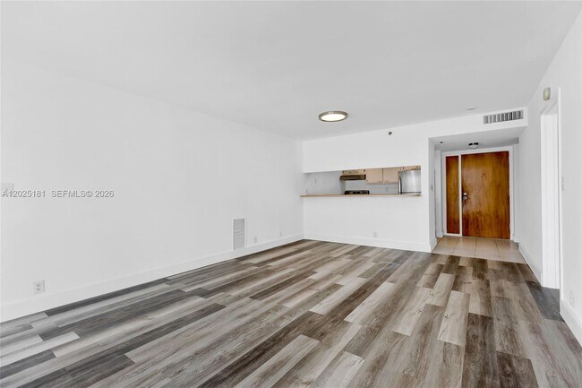 Photo - 7601 E Treasure Dr Unit 506