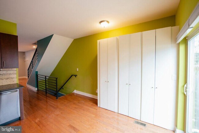 Photo - 1727 Annin St