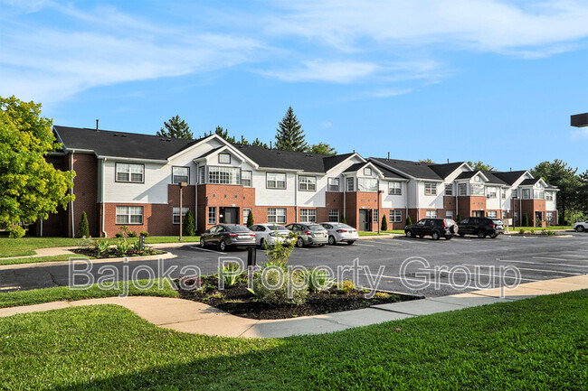 Building Photo - 4414 Trumbull Unit 2 Rental