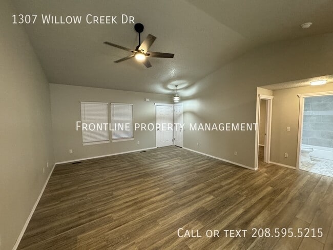Photo - 1307 Willow Creek Dr