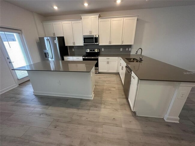 Photo - 3033 Ella Wy