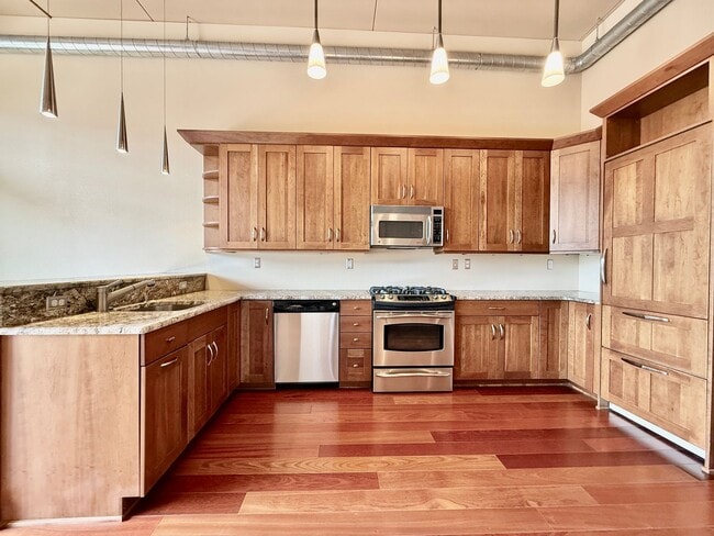 Photo - Luxury Studio in the Heart of Downtown Colorado Springs – All utilities included-Premium Living w... Unit 370
