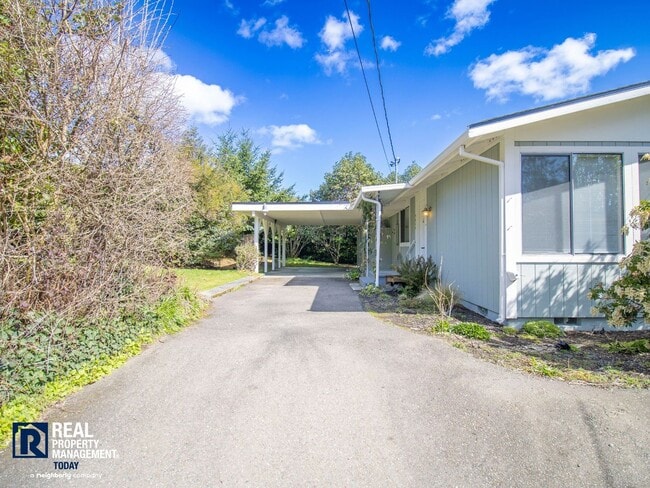 Photo - Charming 2 Bedroom! Stunning Views!