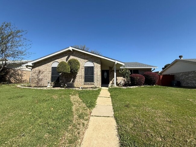 Building Photo - 1255 Valencia Ln