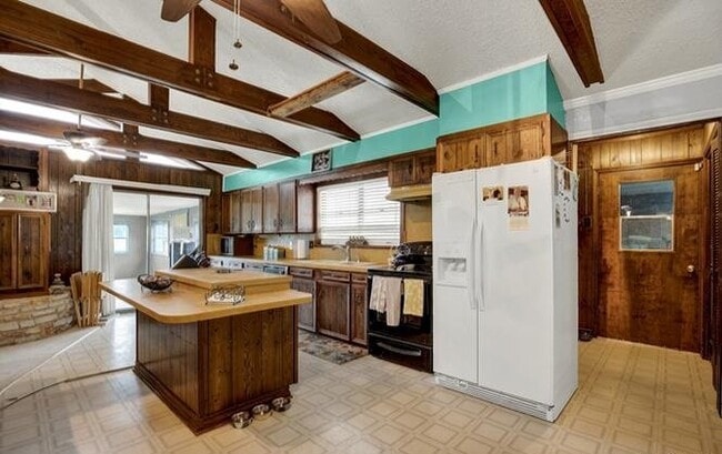 Photo - 1010 Country Oaks Dr