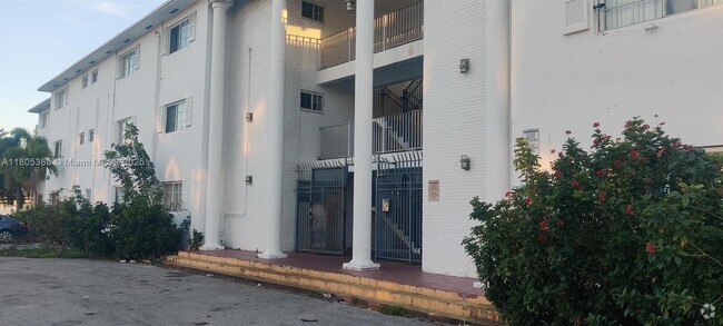 Building Photo - 13700 NE 6th Ave Unit 109 Rental
