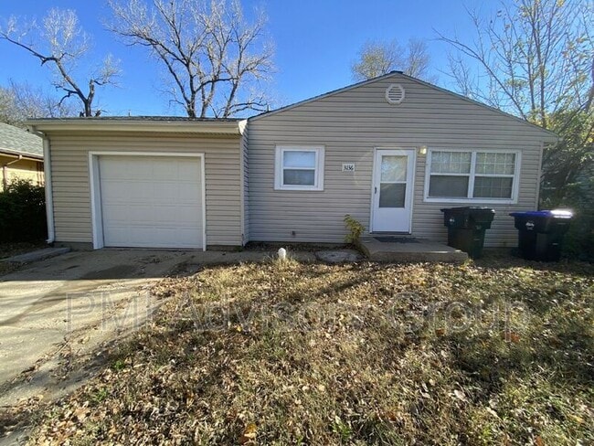 Building Photo - 3136 SE Fremont St