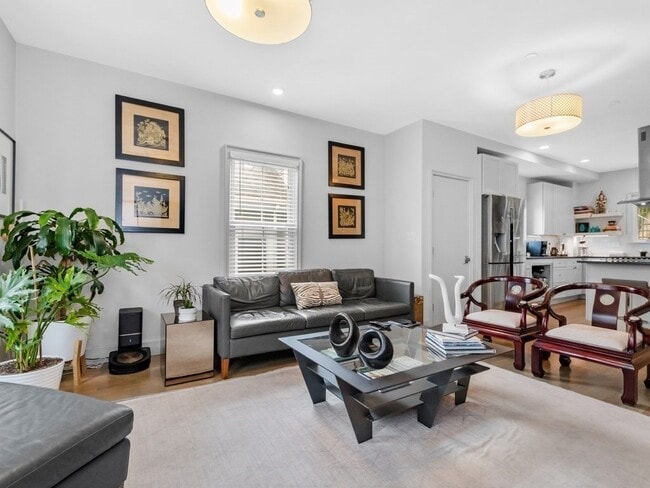 Photo - 75 South St Unit 2