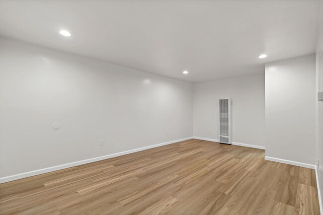 Photo - 3319 Nevin Ave Unidad D