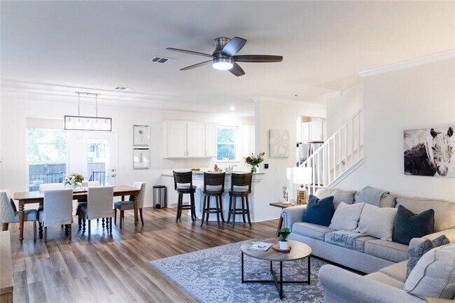 Photo - 9006 Golden Leaf Dr