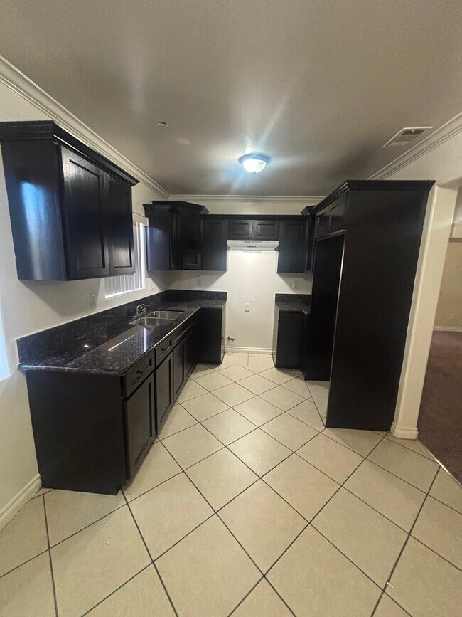 715 W 62nd St