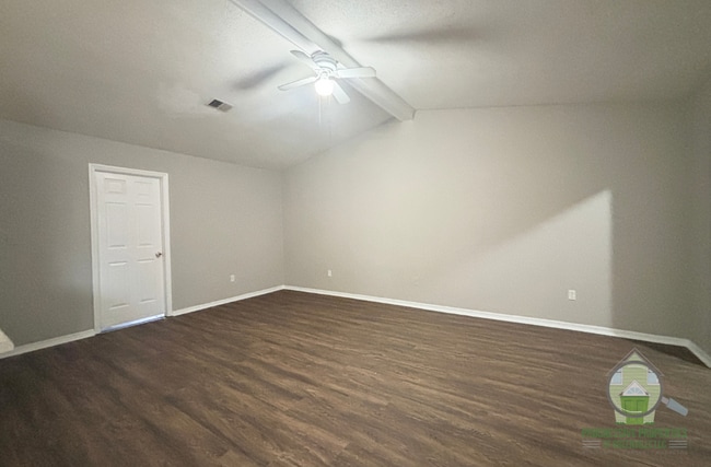 Photo - 103 Parkston Ave