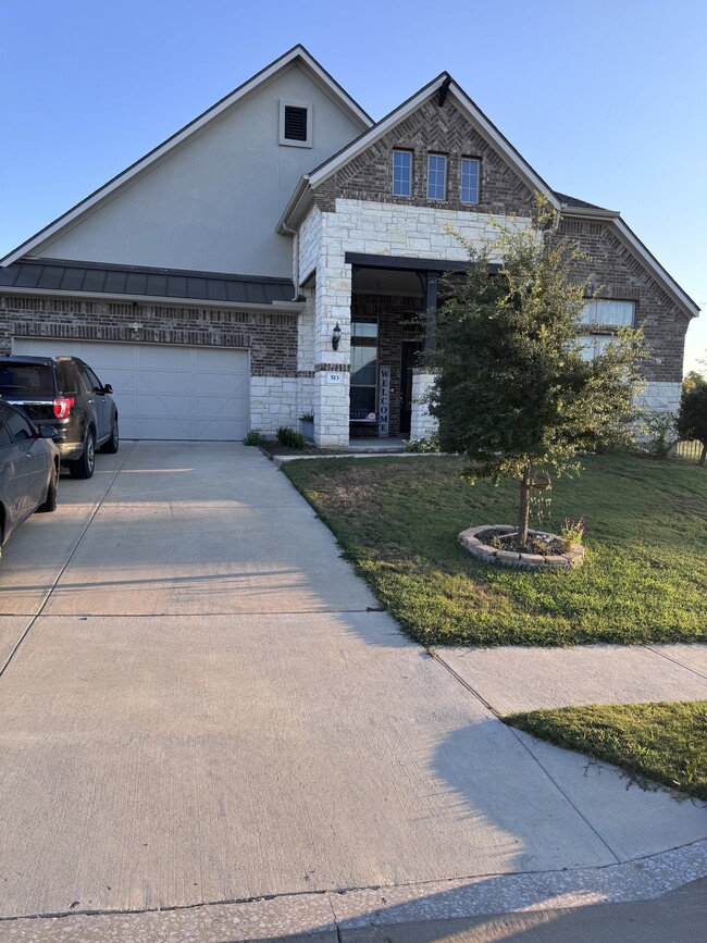 Photo - 513 Lambert Cv