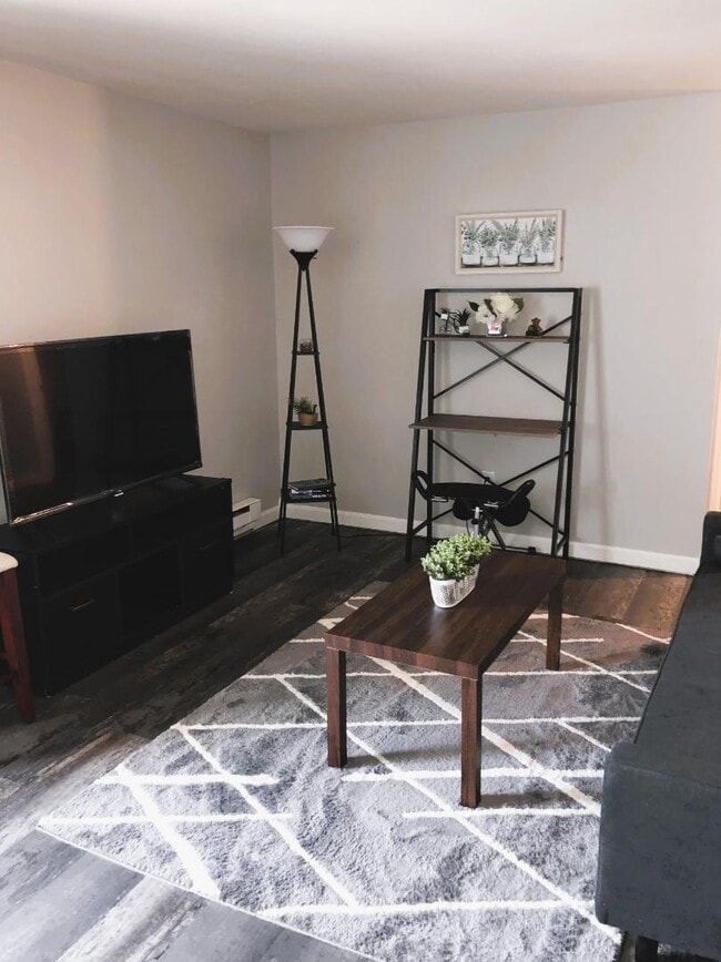 Photo - 4 N Hamilton St