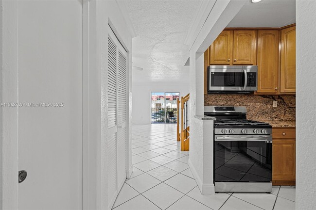 Photo - 8650 SW 67th Ave Unidad 1027