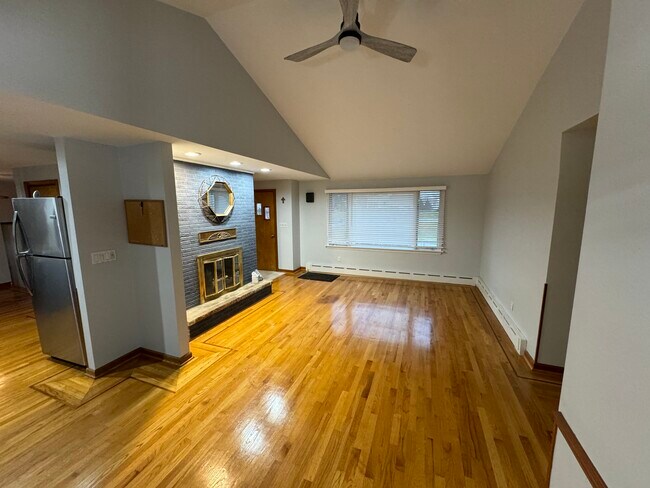 Photo - 2220 Hopkins Rd