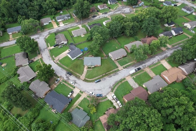 3884 Kerston Dr