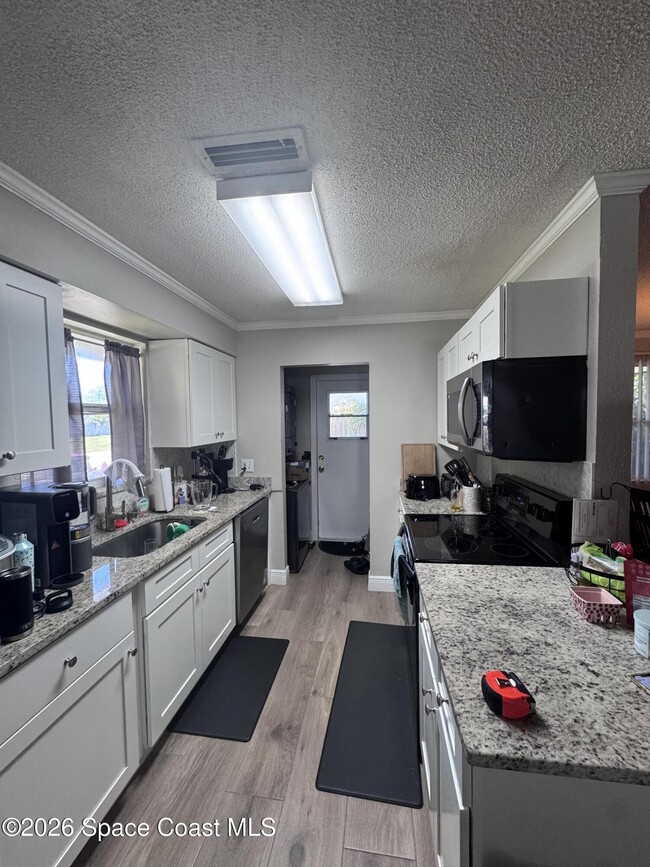 Photo - 2559 Locksley Rd