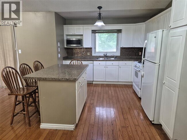 Photo - 590 Montcalm Ave