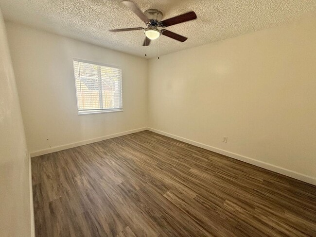 Photo - 6131-6133 Horton Drive Unidad 6131