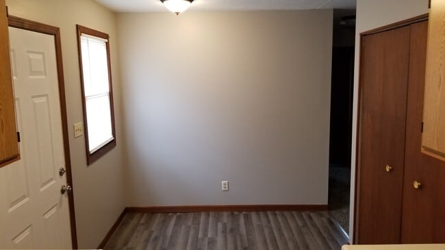 Photo - 121 S Front St