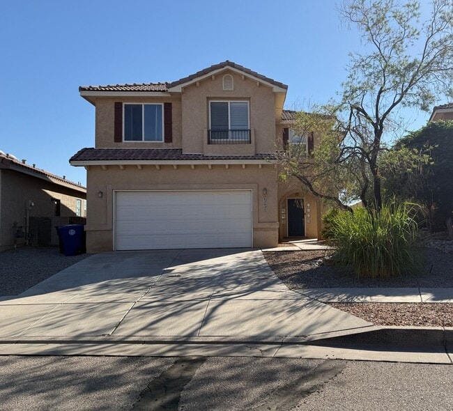 Building Photo - Spacious 4 Br, 2.5 Ba with 2 living areas, loft, kitchen appliances, 2 car garage.