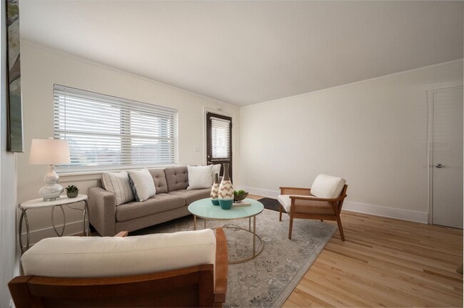 Photo - 2831 Hillside Dr