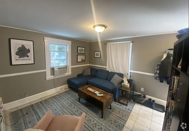 Building Photo - 12 Allen St Unit 12 Rental
