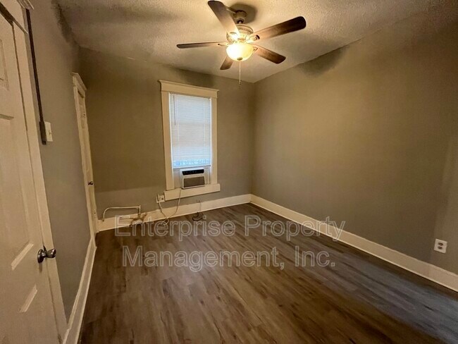 Photo - 1111 North Pkwy Unit 3