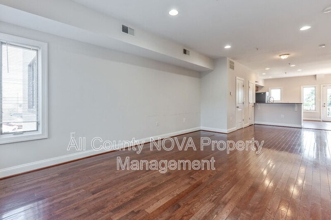 Building Photo - 1384 Talbert Ct SE Unit A Rental