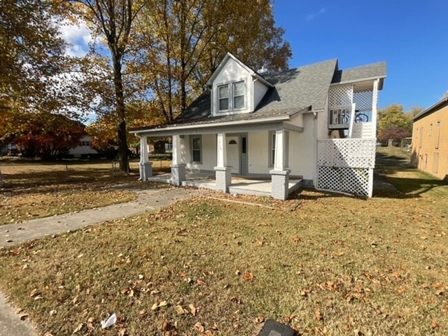 1413 E Harper Ave