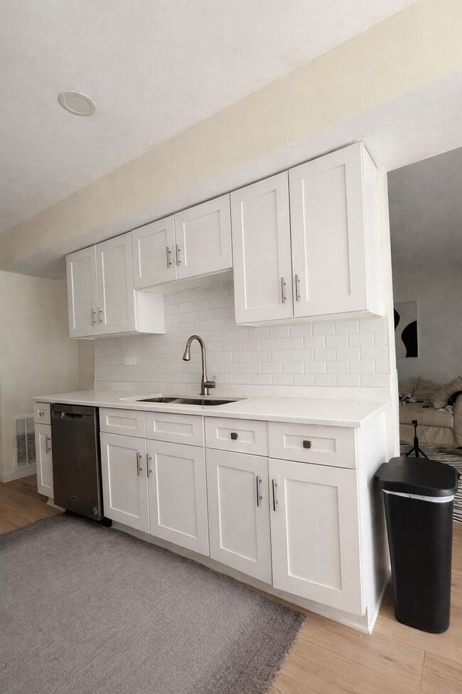 Photo - 463 Kennedy Pl