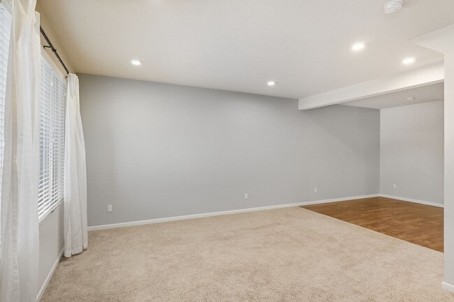 Photo - Lovely 3 Bedroom 2.5 Bath Sherwood Townhom...
