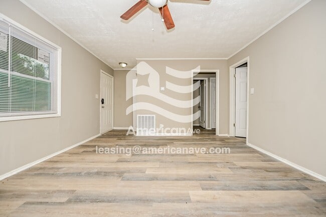 Photo - 3525 Travis Blvd