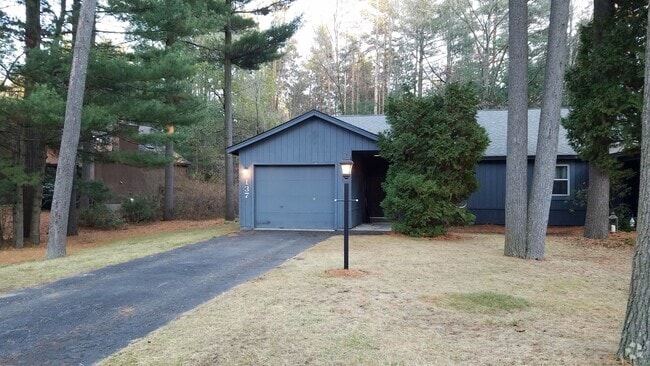 Building Photo - 137 Thimbleberry Rd Rental