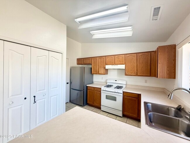 Photo - 3084 N Constance Dr