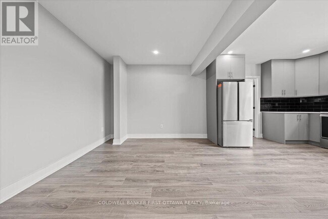 Photo - 20 Inverkip Ave