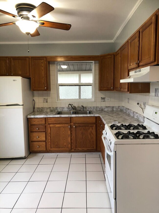 3 Bedroom Ranch in Park Forest, IL 1350 Rental House Rental in Park