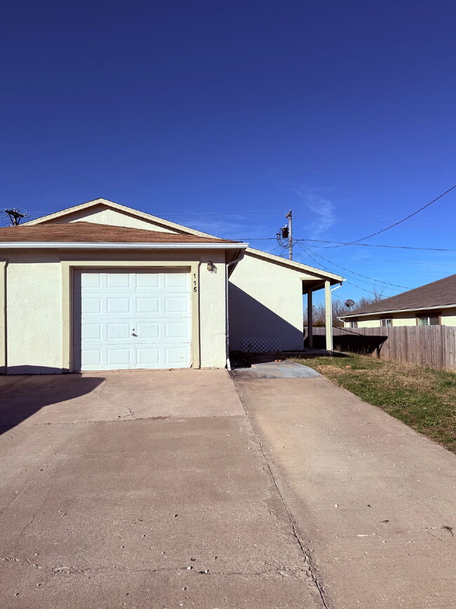 Building Photo - 3BR/Ba duplex in Branson West