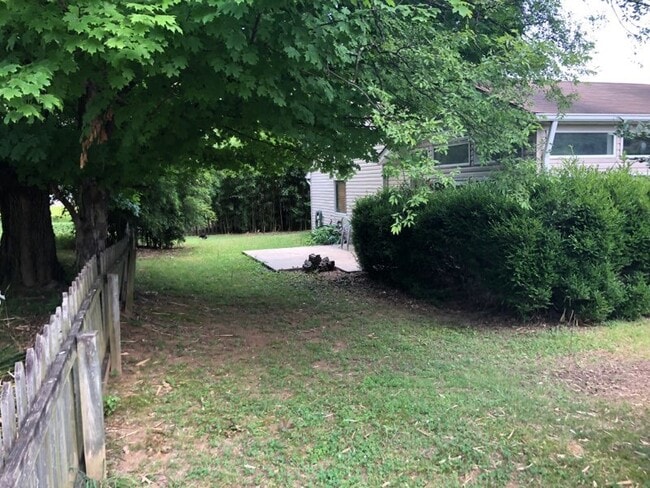 Photo - Very Nice 3 Bedroom Home in Hendersonville!