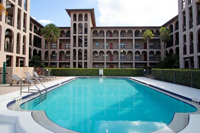 Building Photo - 6150 Gulfport Blvd S Rental